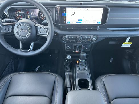 New 2025 Jeep Gladiator Sport image 13