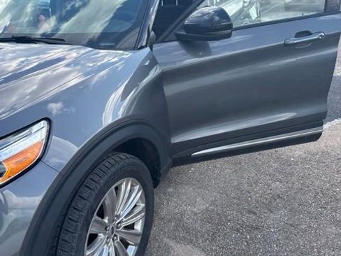 Used 2021 Ford Explorer Limited w/ Hybrid Equipment Group 310A AWD/4WD image 2