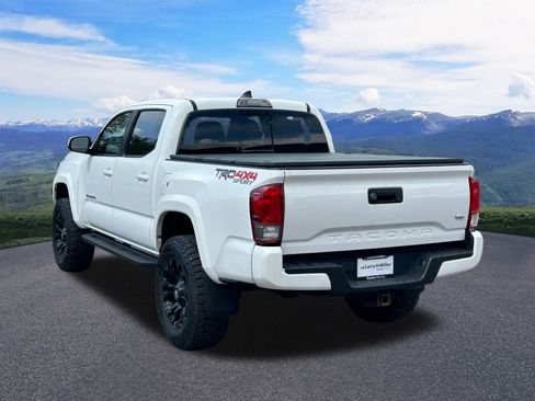 Used 2017 Toyota Tacoma TRD Sport w/ Tow Package (A/T) AWD/4WD image 3