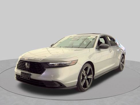 Used 2024 Honda Accord Sport image 8