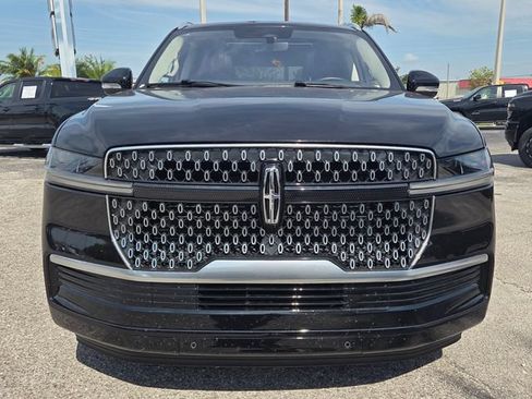 Used 2025 Lincoln Navigator Reserve AWD/4WD image 8