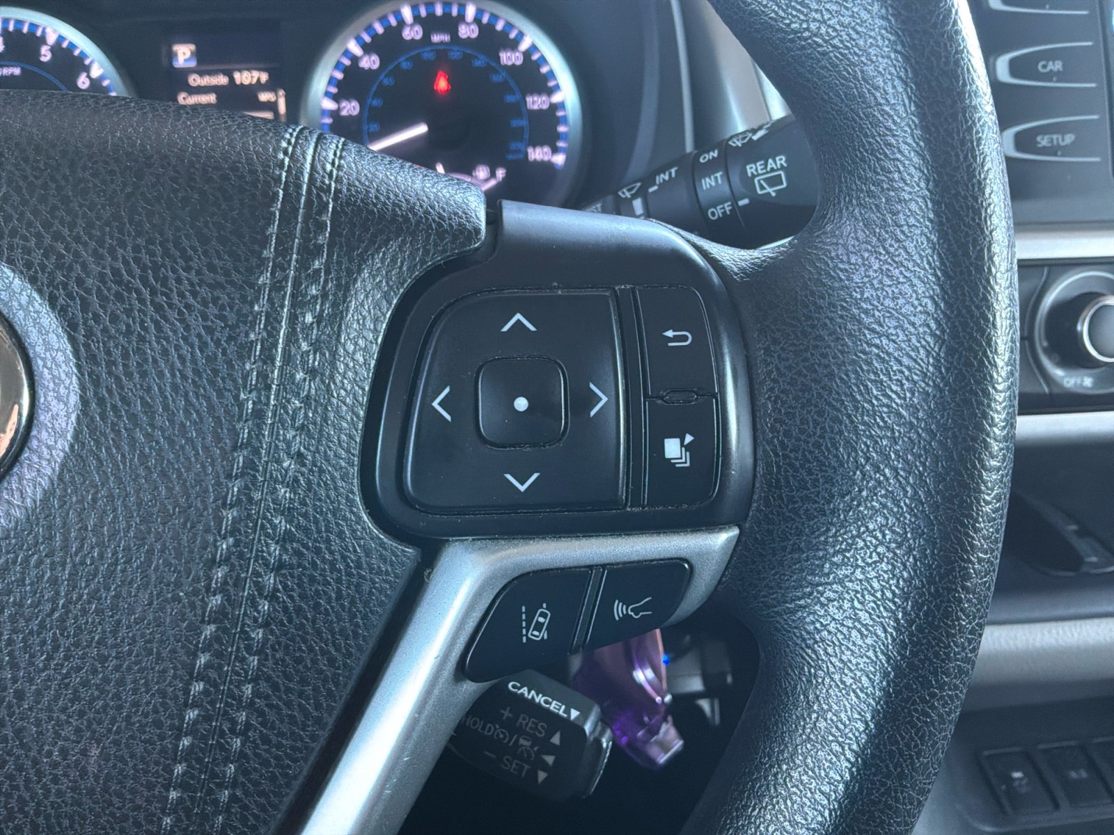 Used 2018 Toyota Highlander LE FWD image 20