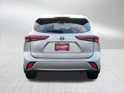 Used 2023 Toyota Highlander Platinum image 6