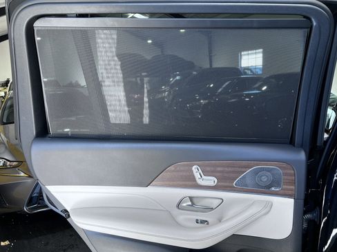 Used 2020 Mercedes-Benz GLS 450 4MATIC image 27