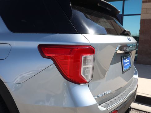 Certified 2020 Ford Explorer Limited w/ Class III Trailer Tow Package RWD image 18
