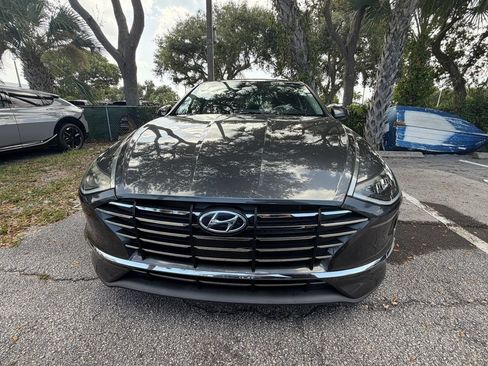 Used 2020 Hyundai Sonata SE FWD image 2