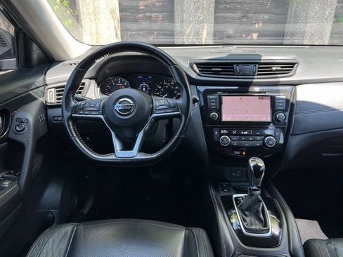 Used 2018 Nissan Rogue SL w/ Premium Package AWD/4WD image 10