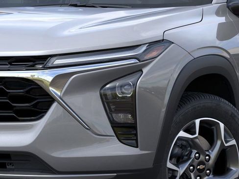 New 2026 Chevrolet Trax LT w/ Sunroof Package FWD image 10