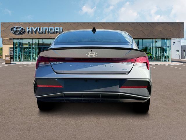 New 2025 Hyundai Elantra SEL FWD image 6