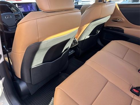 Certified 2025 Lexus ES 300h w/ Premium Package image 14