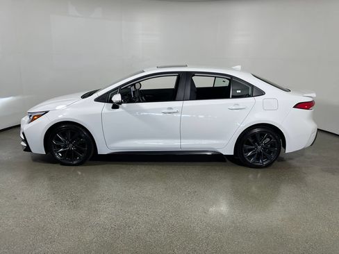 Certified 2025 Toyota Corolla SE FWD image 6