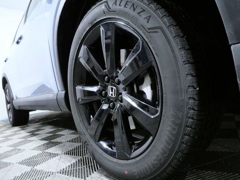 Used 2025 Honda Pilot Black Edition image 2