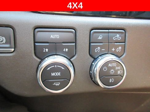 Certified 2023 GMC Sierra 1500 SLT w/ SLT Premium Package AWD/4WD image 32