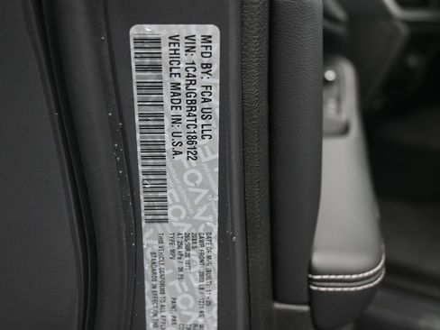 New 2026 Jeep Grand Cherokee Limited image 18