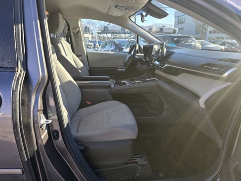 Used 2024 Toyota Sienna LE image 11