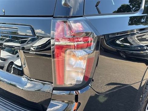Used 2023 Chevrolet Tahoe Z71 w/ Luxury Package image 37