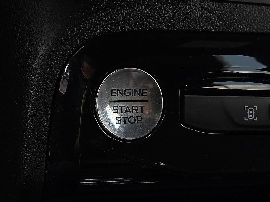 Used 2024 Ford Escape ST-Line w/ Tech Pack #1 FWD image 15
