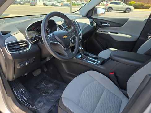 Used 2019 Chevrolet Equinox LS FWD image 10