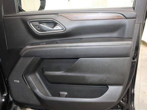 Used 2024 Chevrolet Suburban Premier AWD/4WD image 36