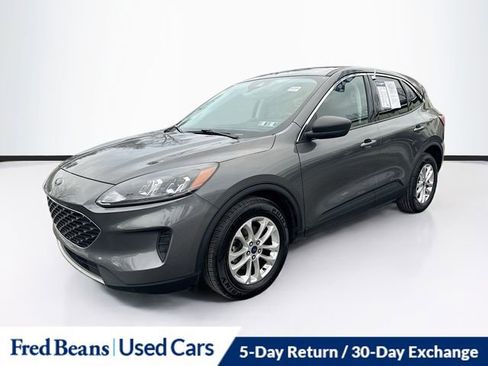 Used 2022 Ford Escape SE w/ Cold Weather Package image 3