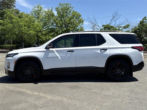 Used 2023 Chevrolet Traverse Premier w/ Redline Edition AWD/4WD image 28