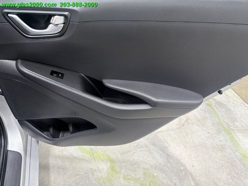 Used 2018 Hyundai Ioniq Blue FWD image 28