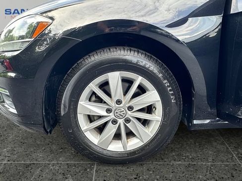 Used 2019 Volkswagen Golf 4-Door FWD image 14