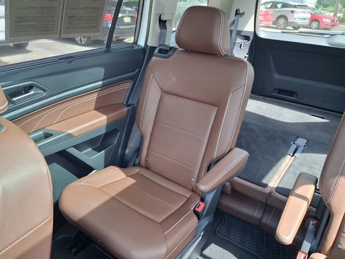 Used 2023 Volkswagen Atlas SEL AWD/4WD image 12