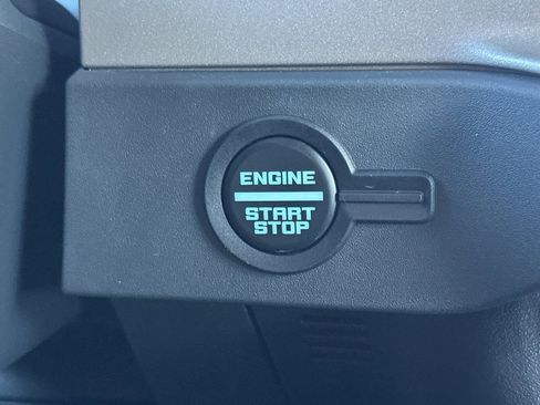 Used 2025 Ford Bronco Outer Banks image 28