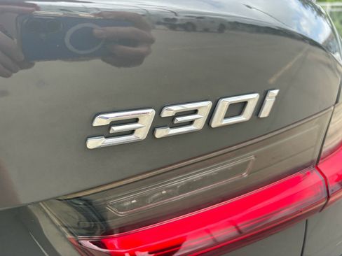 Used 2022 BMW 330i Sedan w/ M Sport Package RWD image 35