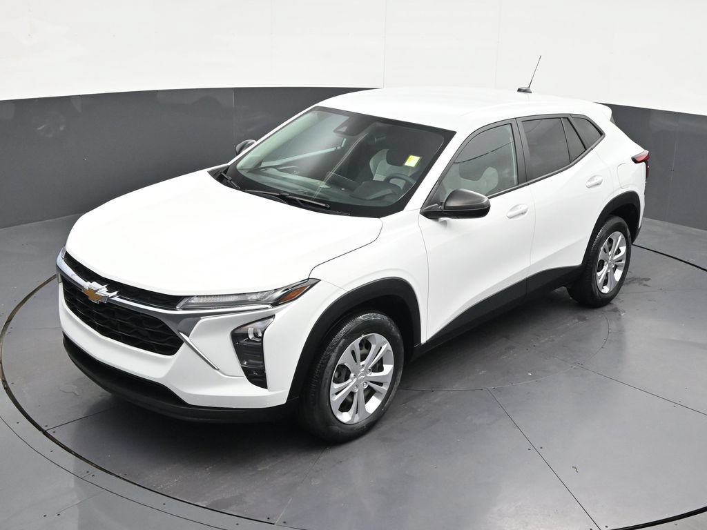 Used 2024 Chevrolet Trax LS w/ Driver Confidence Package FWD image 15