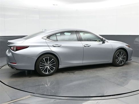 Used 2024 Lexus ES 350 w/ Premium Package image 8