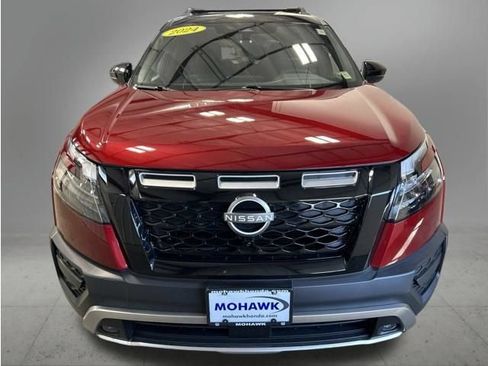 Used 2024 Nissan Pathfinder Rock Creek AWD/4WD image 9