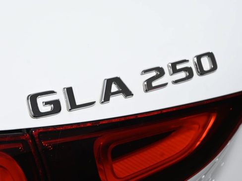 Certified 2023 Mercedes-Benz GLA 250 4MATIC image 38