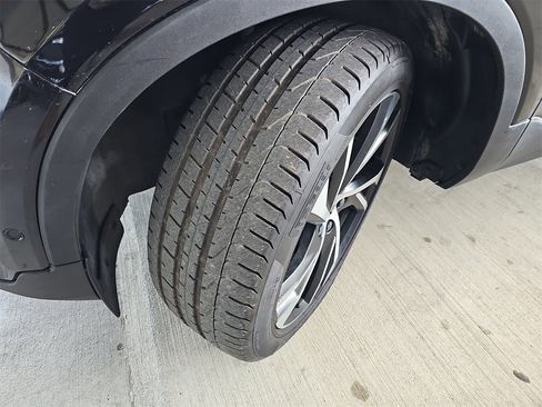 Used 2022 Volvo XC40 T5 R-Design w/ Advanced Package image 34