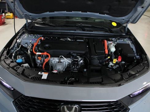 Used 2023 Honda Accord Touring image 8