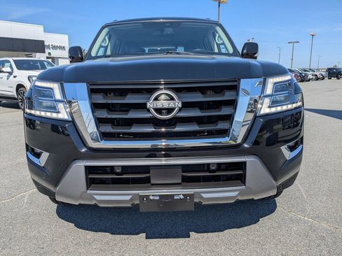 Used 2023 Nissan Armada SL w/ Captain's Chairs Package image 9