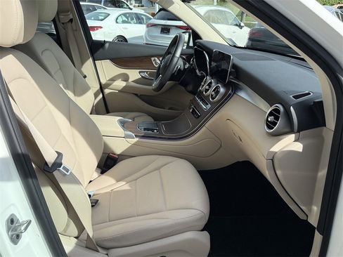 Certified 2022 Mercedes-Benz GLC 300 4MATIC image 28