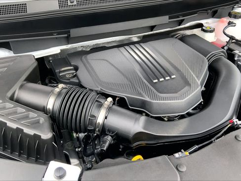 Used 2026 Chevrolet Traverse LT w/ Sun and Wheel Package FWD image 34