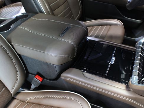 Used 2025 GMC Yukon Denali Ultimate w/ LPO, Floor Liner Package AWD/4WD image 62
