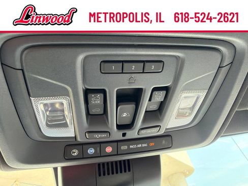 Used 2022 Chevrolet Silverado 1500 High Country w/ High Country Premium Package AWD/4WD image 40