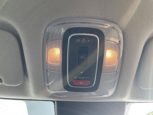 Used 2023 Hyundai Elantra Limited w/ Cargo Package image 6