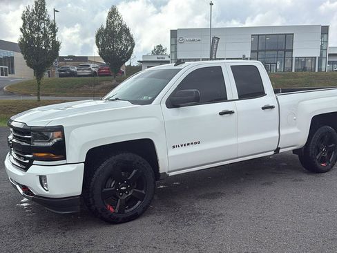 Used 2018 Chevrolet Silverado 1500 LT w/ Redline Edition image 13