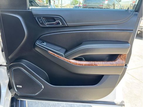 Used 2019 Chevrolet Suburban Premier w/ Premier Plus Edition AWD/4WD image 34