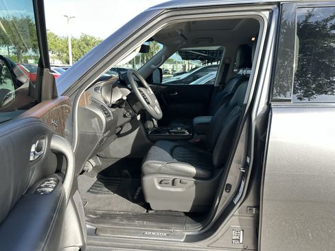 Used 2024 Nissan Armada Platinum w/ Captain's Chairs Package RWD image 2