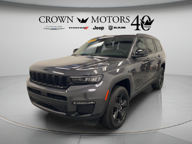 Used 2025 Jeep Grand Cherokee L Limited w/ Black Appearance Package AWD/4WD image 10