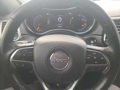 Used 2020 Jeep Grand Cherokee Laredo w/ Quick Order Package 2BN North image 12