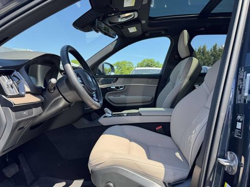 Certified 2026 Volvo XC90 B6 Plus w/ Protection Package Premier AWD/4WD image 16