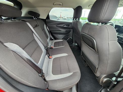 Used 2024 Chevrolet TrailBlazer LT w/ Convenience Package FWD image 13