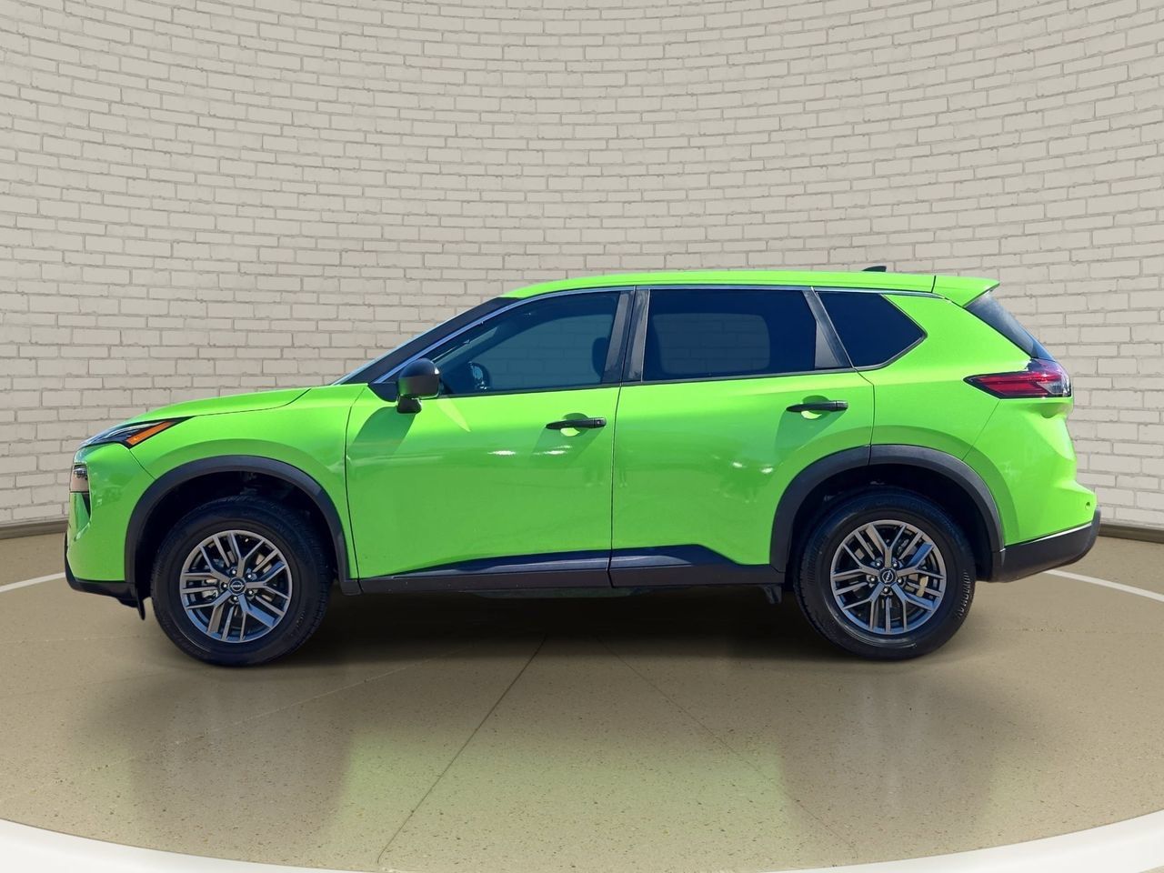 Used 2025 Nissan Rogue S AWD/4WD image 8